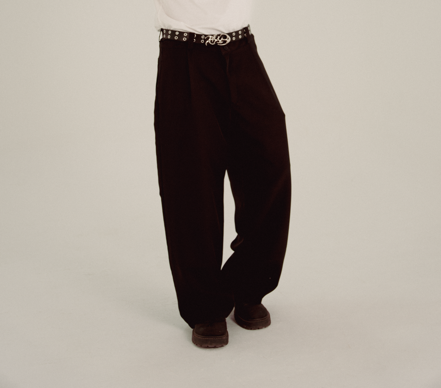 Slim Fit Elegant Pants – Precision Tailoring Meets Timeless Style