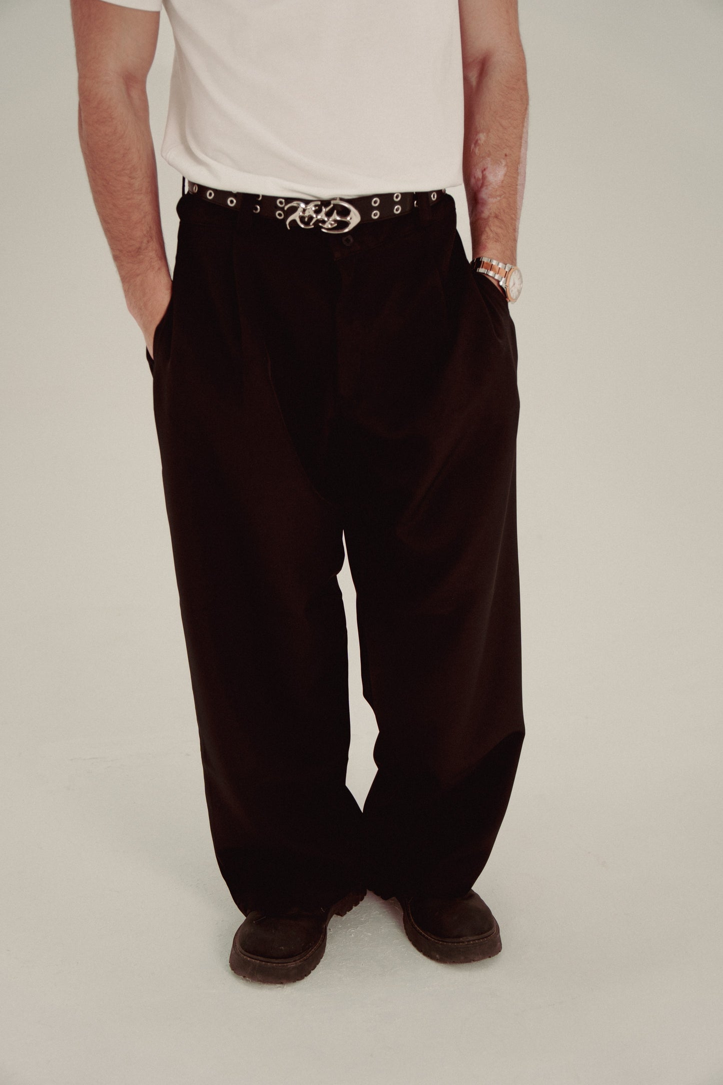 Slim Fit Elegant Pants – Precision Tailoring Meets Timeless Style