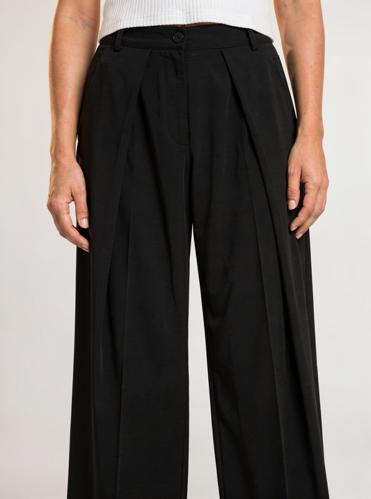 STND. Plissé Trousers